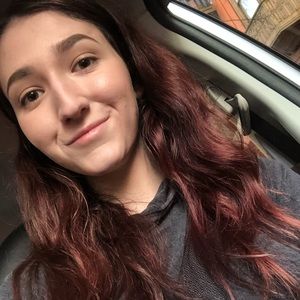 Meet your Posher, Nicole